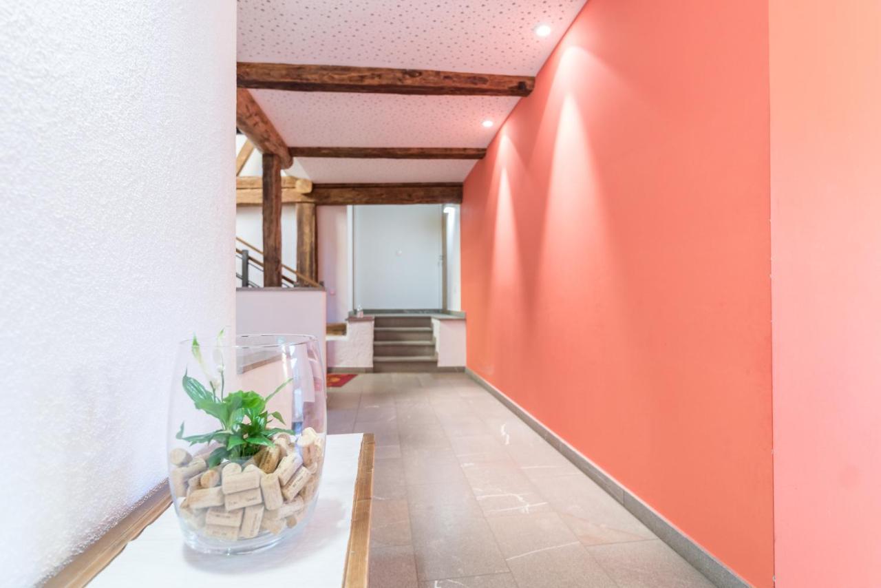 Strasserhof Tenuta-Weingut Vahrn エクステリア 写真