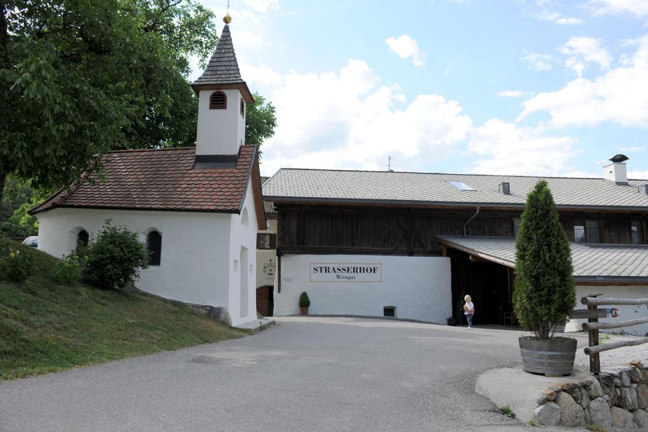 Strasserhof Tenuta-Weingut Vahrn エクステリア 写真