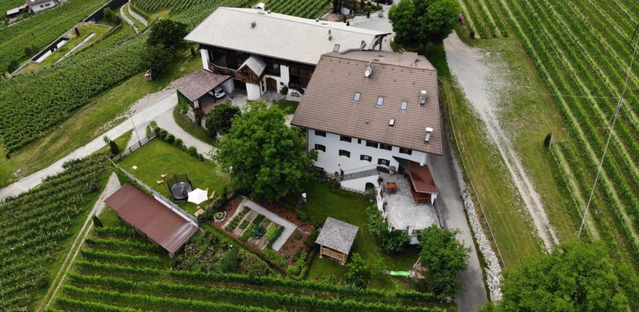 Strasserhof Tenuta-Weingut Vahrn エクステリア 写真